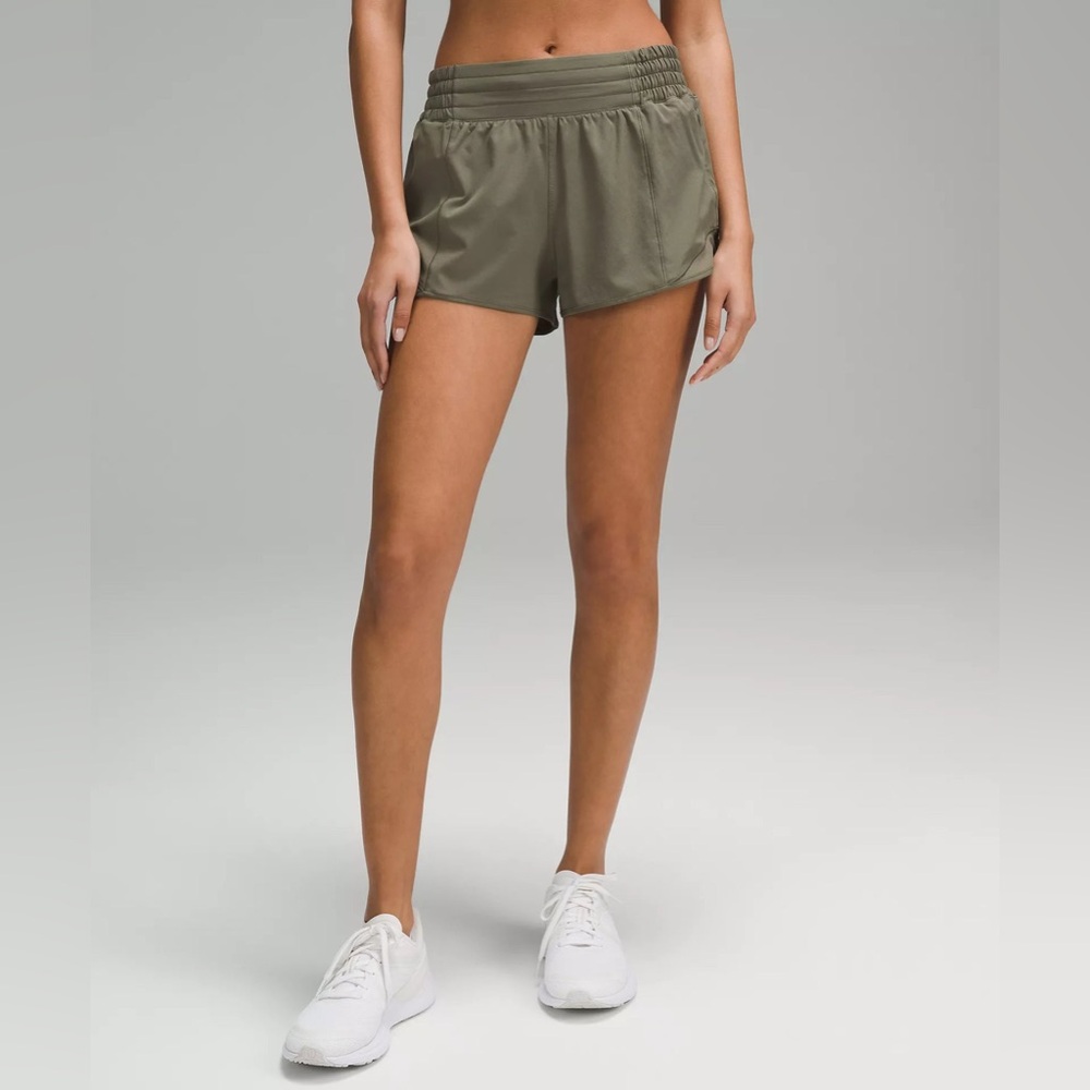 NWT - Hotty Hot High-Rise Lined Short 2.5"